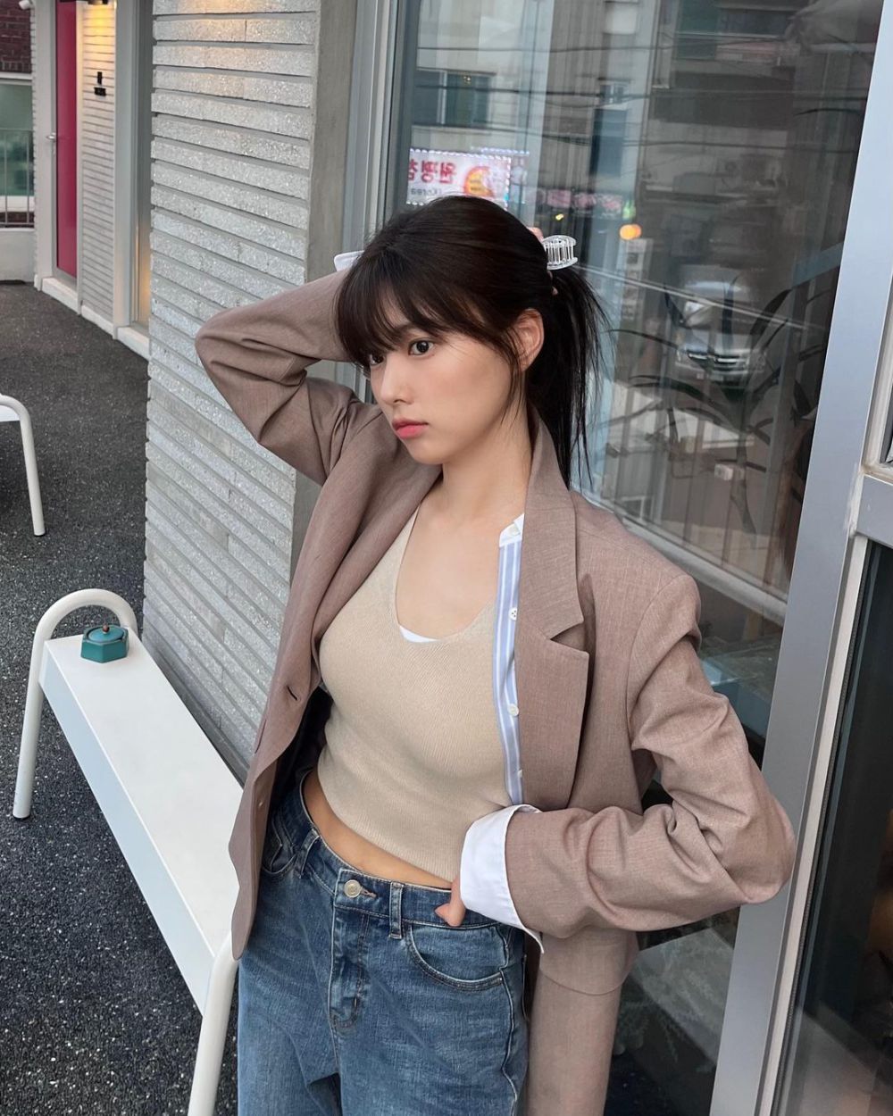 10 Ide Outfit Street Style ala Kang Hyewon ex IZ*ONE, Chill Out!