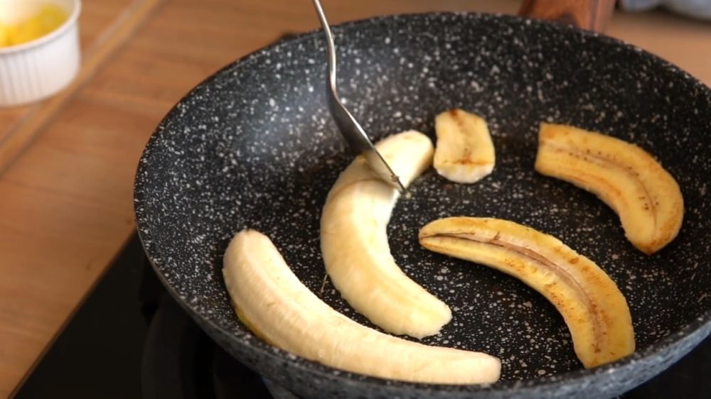 Resep Dadar Gulung Isi Pisang Karamel, Manis Legit Bikin Ketagihan