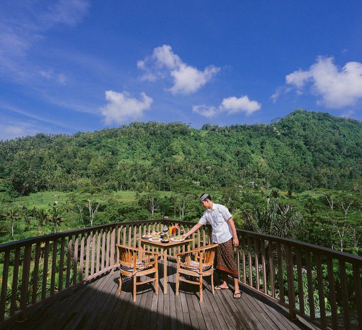 5 Tempat Nongkrong View Sawah di Sidemen