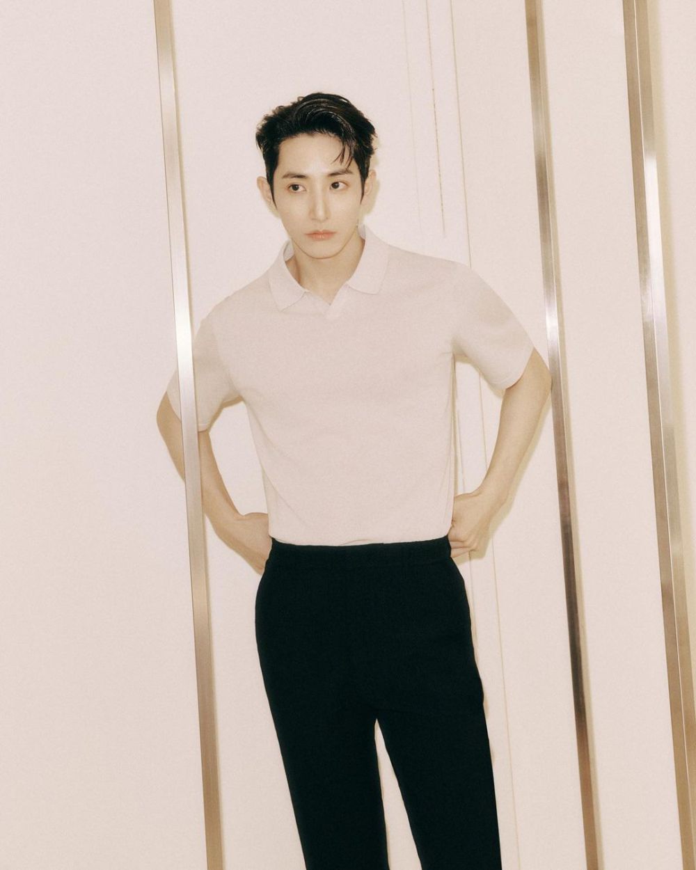 7 Ide OOTD Nuansa Earth Tone ala Lee Soo Hyuk, Classy dan Stunning!