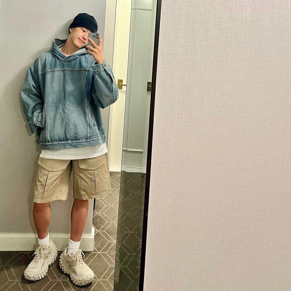 11 Ide Style Outfit Celana Pendek ala Hoshi Seventeen, Gayanya Modis