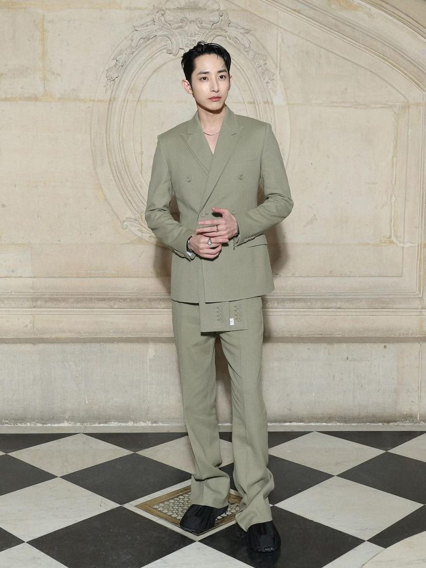 7 Ide OOTD Nuansa Earth Tone ala Lee Soo Hyuk, Classy dan Stunning!