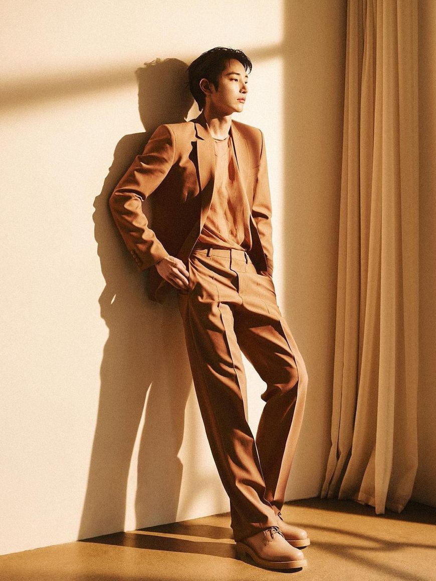 7 Ide OOTD Nuansa Earth Tone ala Lee Soo Hyuk, Classy dan Stunning!