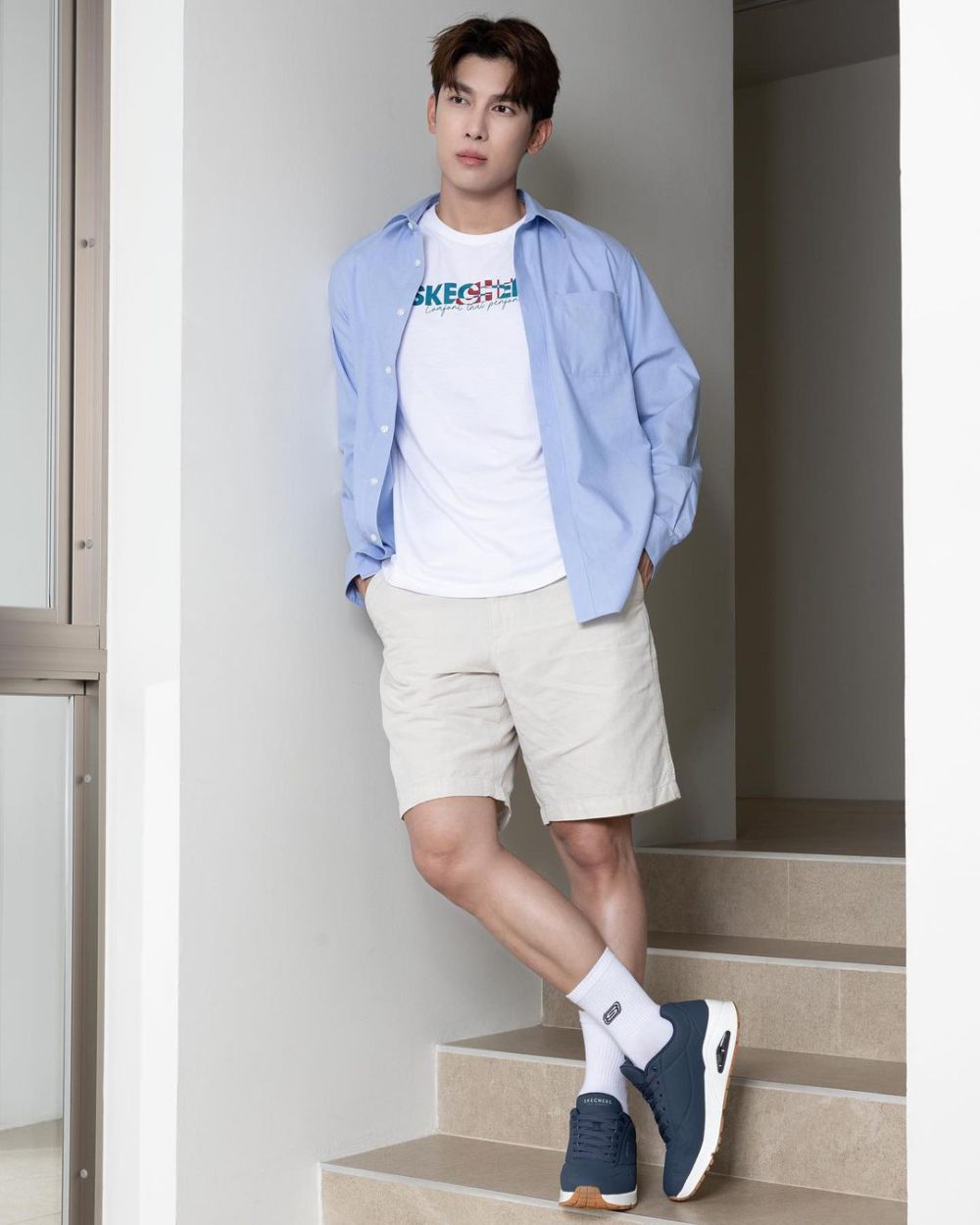 8 Ide Summer Outfit ala Mew Suppasit, Gak Bikin Gerah!