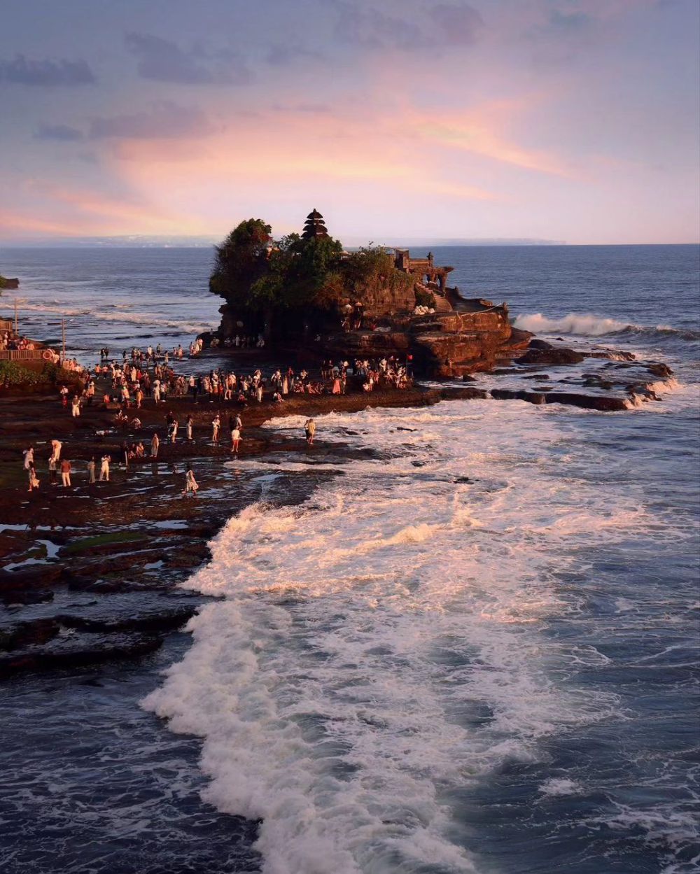 5 Tempat Melihat Perayaan Galungan di Bali, Suasananya Damai