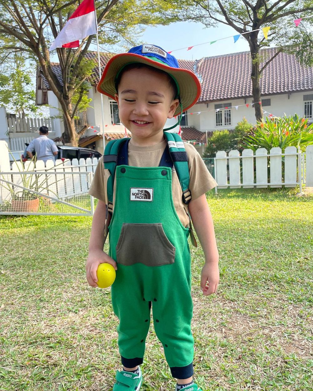 10 Inspirasi OOTD ke Sekolah untuk Anak Cowo ala Rayyanza, Catchy!