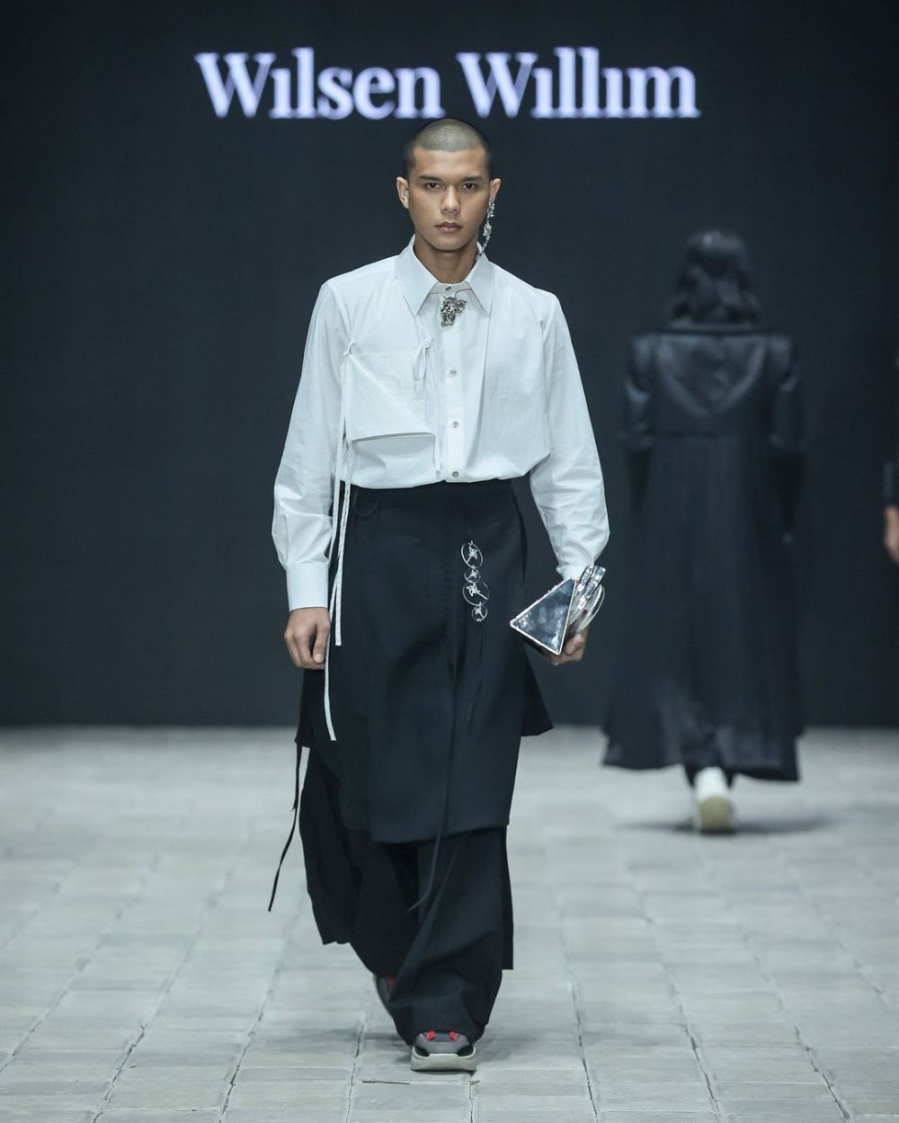 11 Koleksi Wilsen Willim di Plaza Indonesia Men's Fashion Week 2024