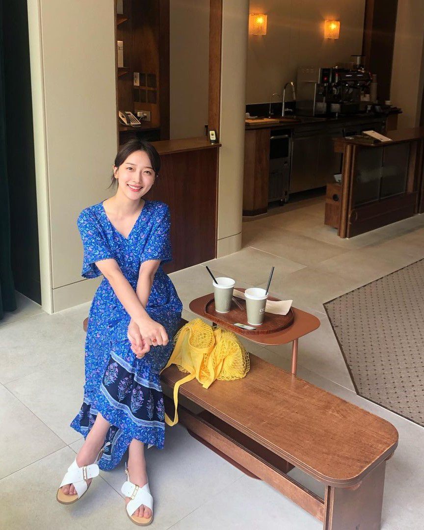 11 Inspirasi Outfit Ngafe ala Pyo Ye Jin, Hits Kekinian!