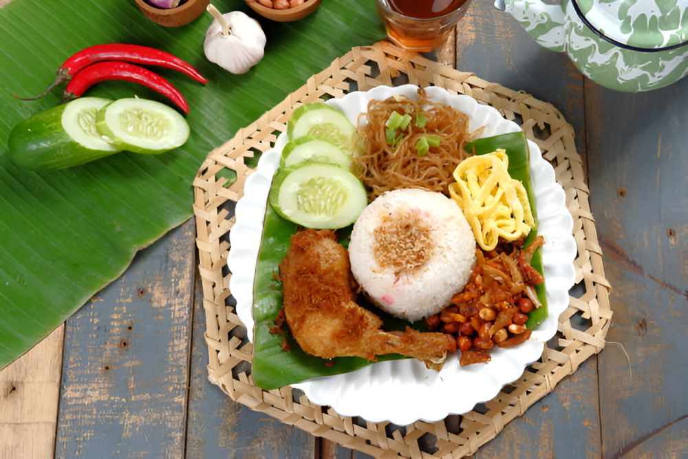 7 Rekomendasi Nasi Uduk di Surabaya, Gurih dan Nagih!