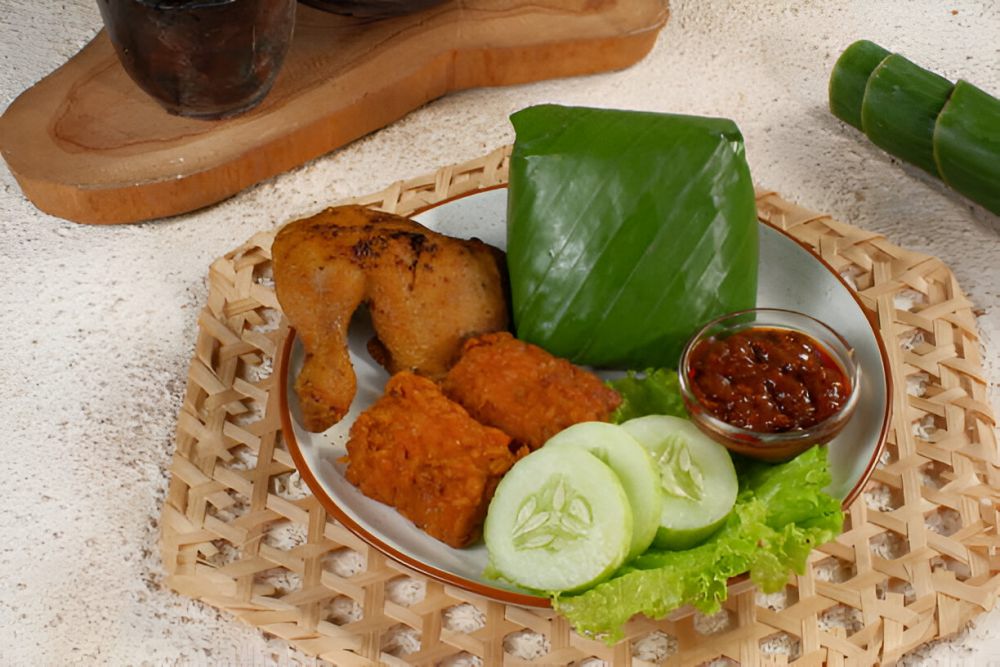 7 Rekomendasi Nasi Timbel di Surabaya, Sayur Asemnya Juara!