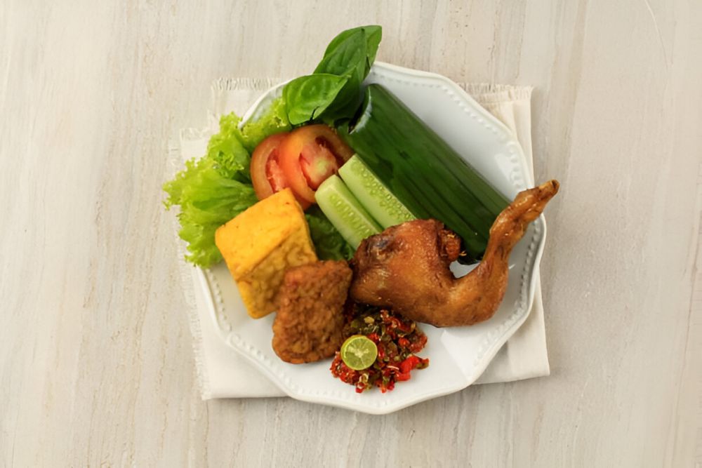 7 Rekomendasi Nasi Timbel di Surabaya, Sayur Asemnya Juara!