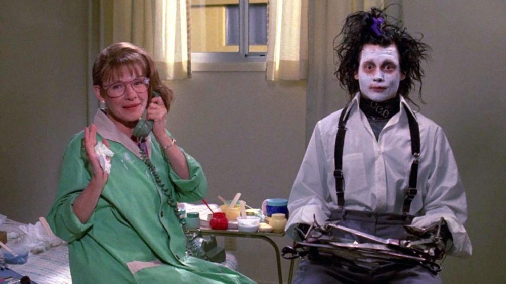 5 Fakta Film Edward Scissorhands, Kisah Pria dengan Tangan Gunting