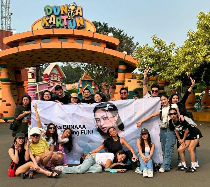 9 Potret Rachel Vennya bersama Karyawan Outing di Dufan. Heboh Banget!