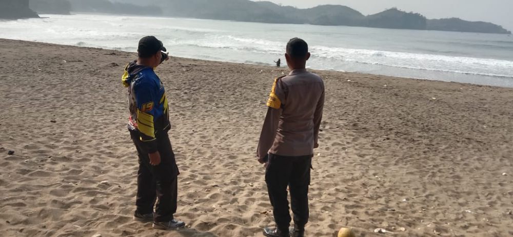 Pelajar di Blitar Hilang Terseret Ombak Pantai Serit