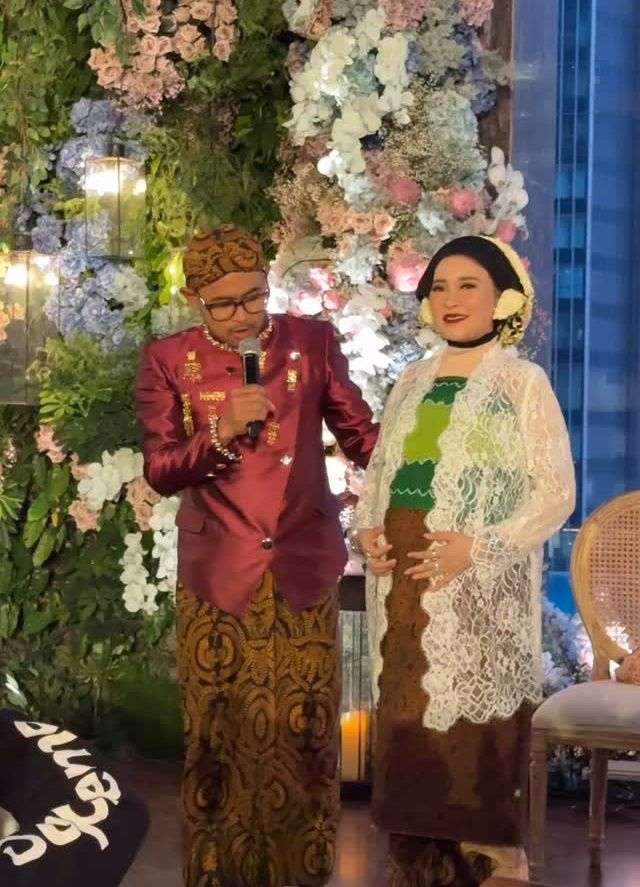 7 Momen Mitoni Shandy Purnamasari, Bintang Tamunya Raisa