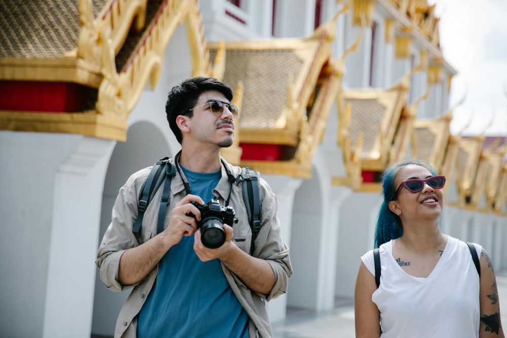 Tentu, mari kita buat artikel tentang menghadapi tantangan traveling di negara dengan budaya yang berbeda.