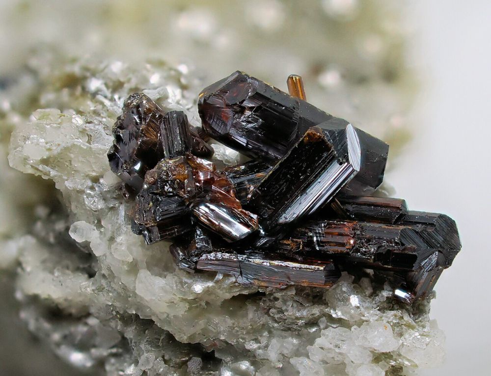 5 Jenis Mineral Memiliki Sistem Tetragonal, Permata Dunia ya