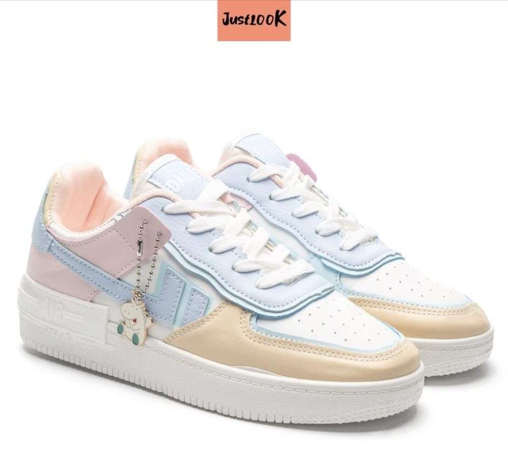 5 Sneakers Perempuan untuk Kuliah, Penunjang Penampilan! 