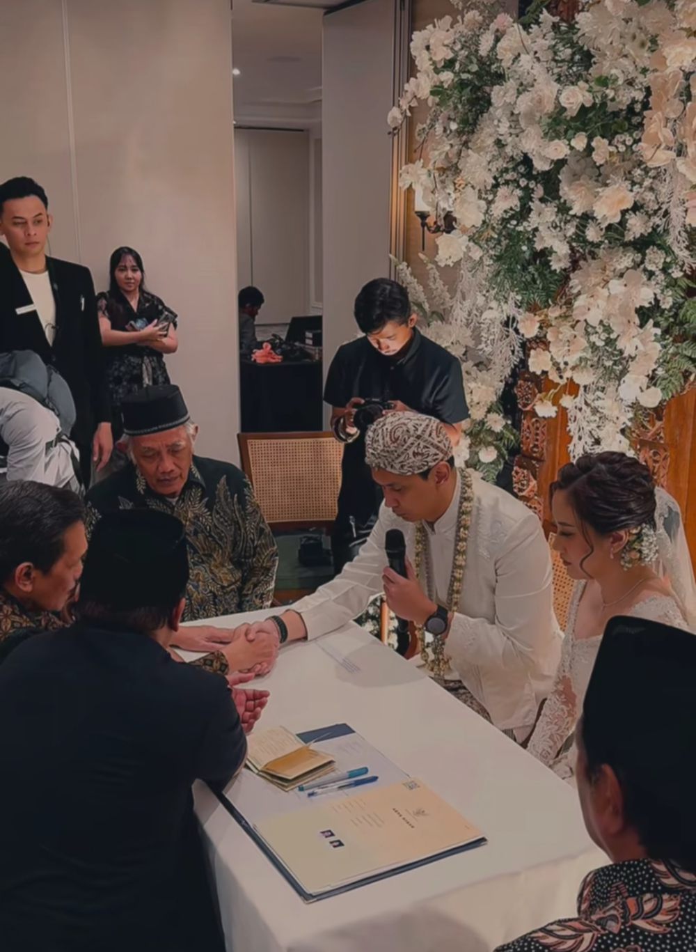 Sara Riska 7 Gaya Makeup Akad Nikah Riska Pratiwi, Istri Wisnu Hardana