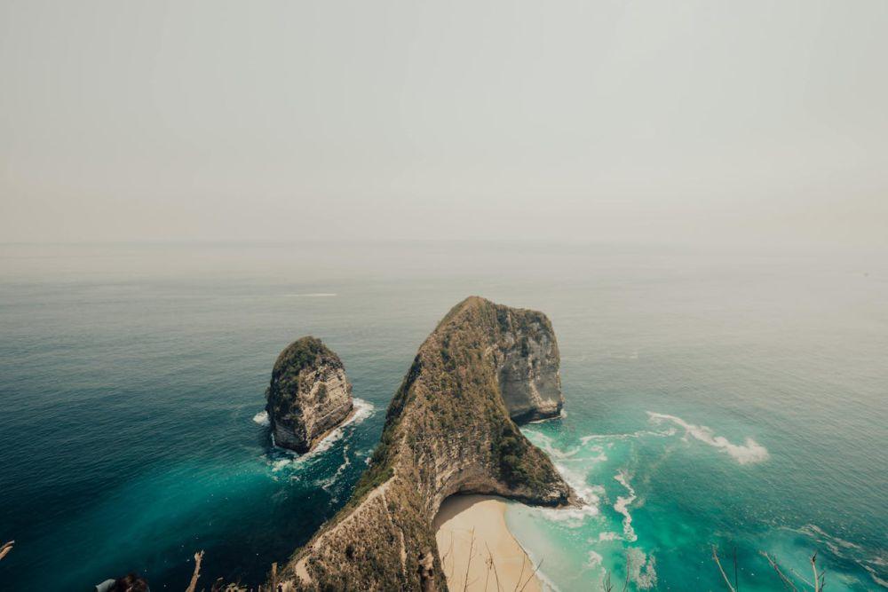 Pantai Kelingking Bali Masuk Daftar 10 Pantai Terbaik di Dunia 2025