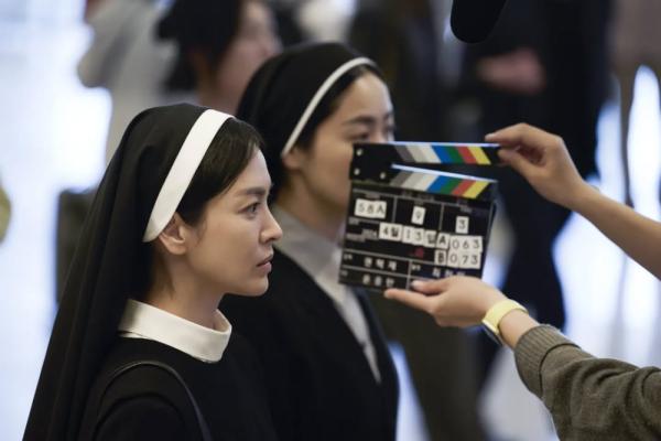 7 Potret Behind the Scene Film Dark Nuns