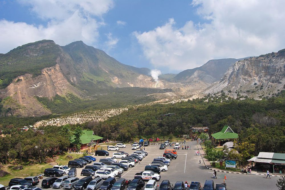 5 Gunung yang Cocok Didaki saat Puasa, Ibadah Tetap Lancar!