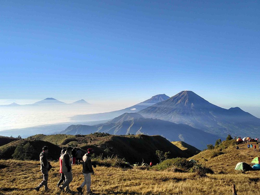 5 Gunung yang Cocok Didaki saat Puasa, Ibadah Tetap Lancar!