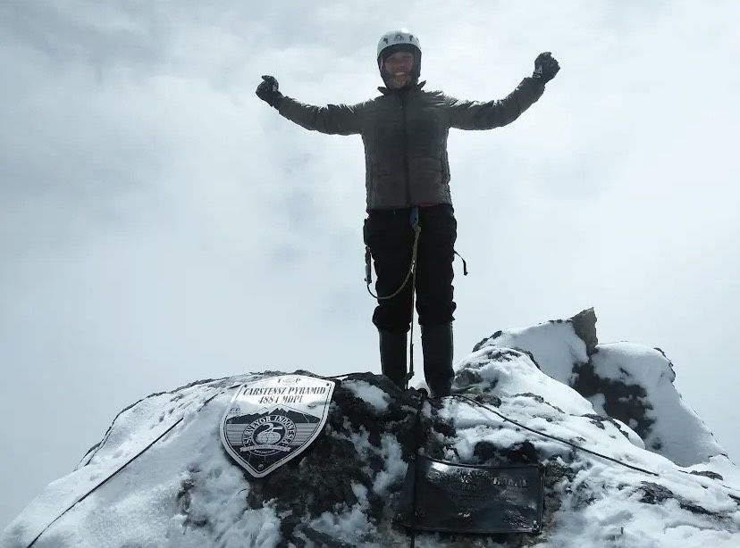 3 Jalur Pendakian Carstensz Pyramid, Puncak Tertinggi di Indonesia