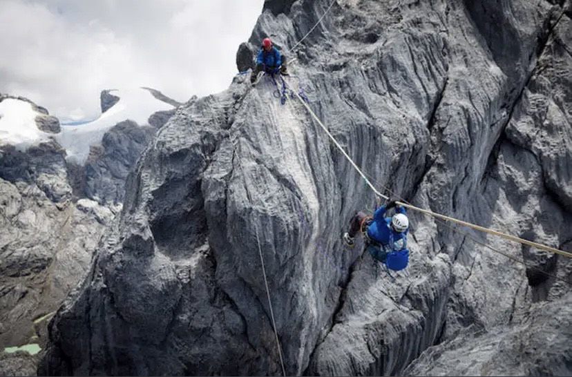 3 Jalur Pendakian Carstensz Pyramid, Puncak Tertinggi di Indonesia