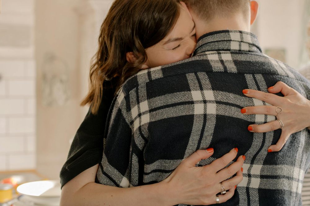 5 Pola yang Kamu Kira Cinta, Padahal Hanya Trauma yang Menyamar