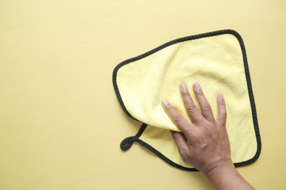 5 Tips Simpel Merawat Lensa Kacamata agar Tidak Mudah Tergores