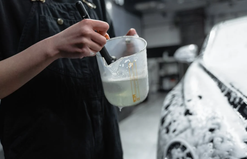 Jenis-Jenis Cairan Ini Bisa Merusak Cat Mobil