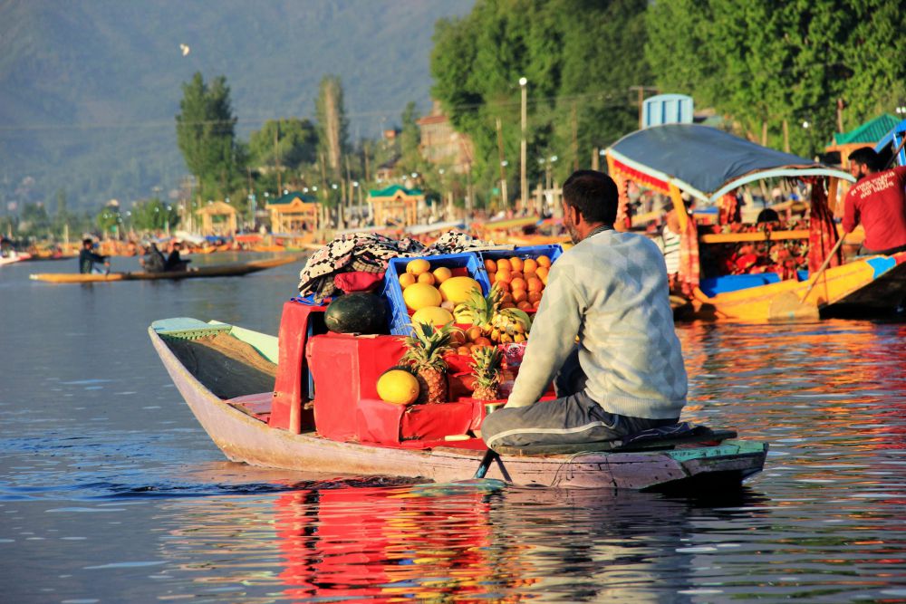 5 Destinasi Pasar Terapung Paling Unik di Dunia, Ada dari Indonesia