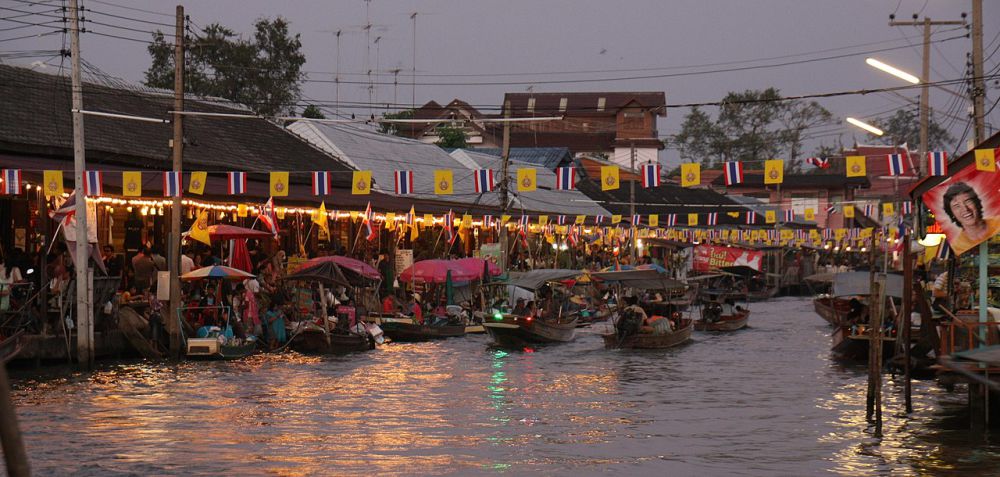 5 Destinasi Pasar Terapung Paling Unik di Dunia, Ada dari Indonesia