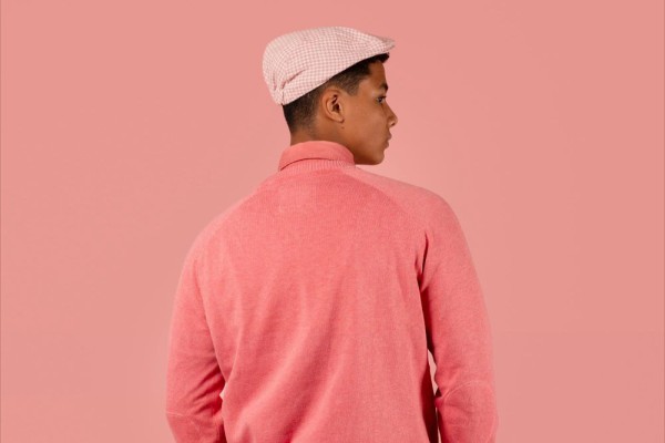 5 Warna yang Cocok dengan outfit Warna Peach, Makin Stylish!