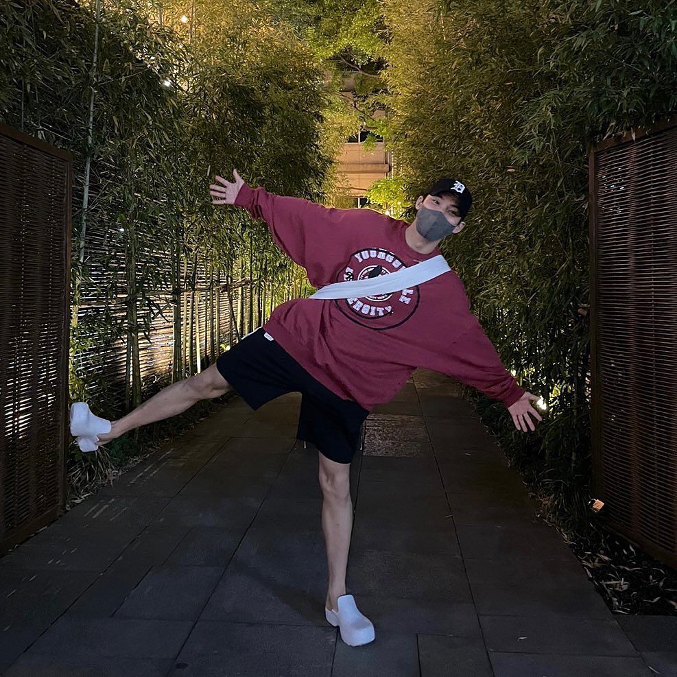 7 Inspirasi Outfit Athleisure ala Mingyu SEVENTEEN, Sporty Luxe!