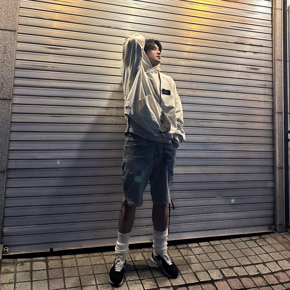 7 Inspirasi Outfit Athleisure ala Mingyu SEVENTEEN, Sporty Luxe!