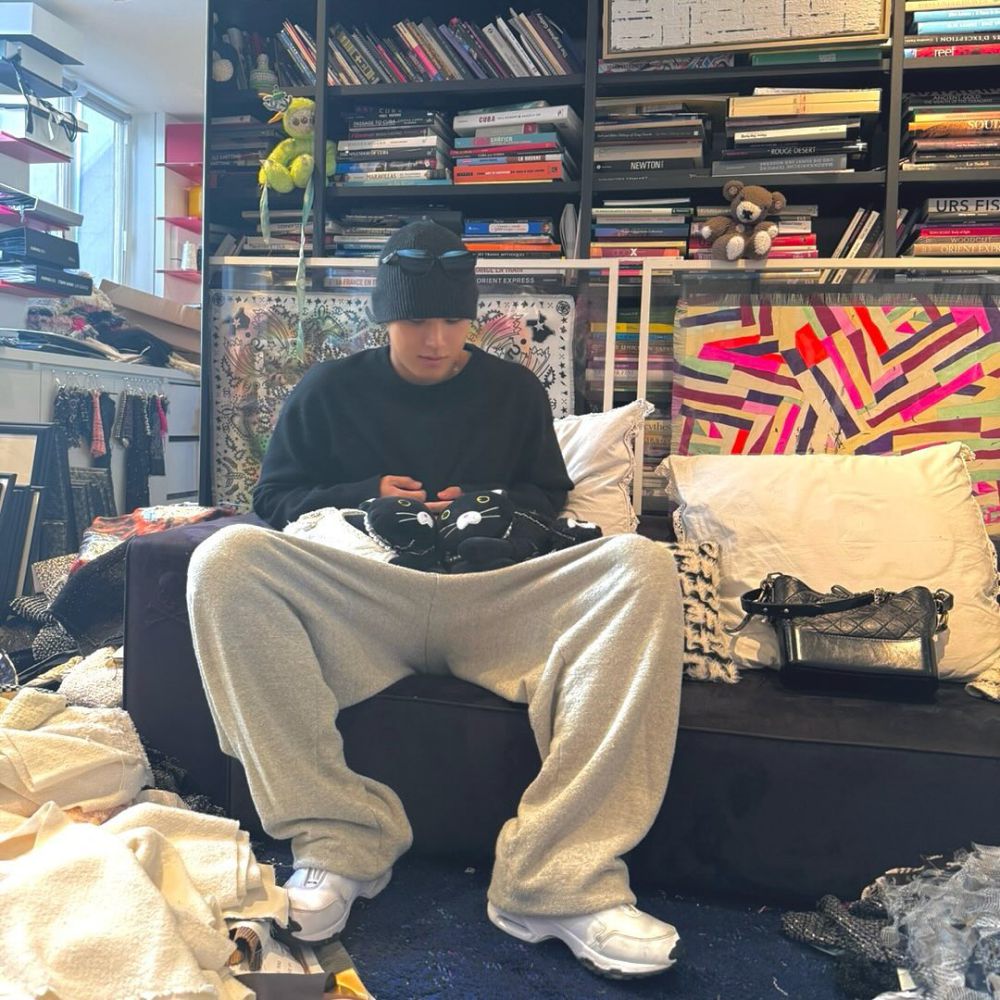 7 Inspirasi Outfit Athleisure ala Mingyu SEVENTEEN, Sporty Luxe!