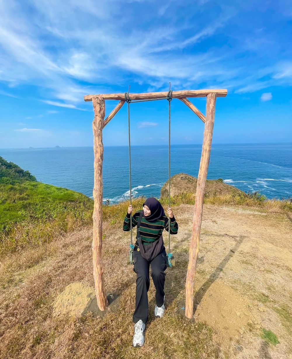 Wisata Teluk Love Jember: Lokasi, Harga Tiket dan Tipsnya