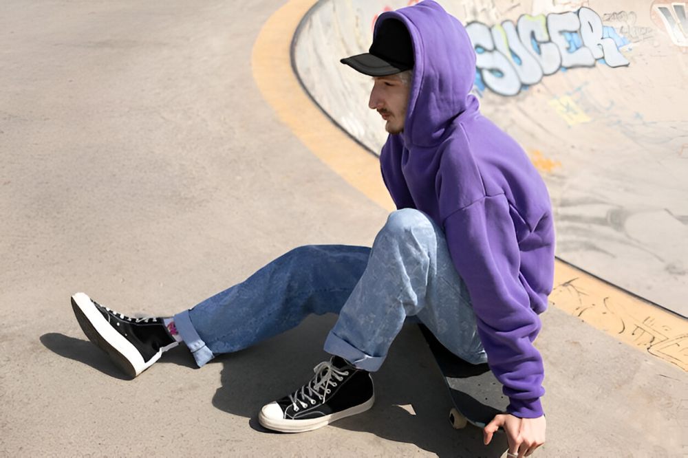 7 Trik Styling Hoodie Oversize untuk Look Kasual, Gak Mati Gaya!