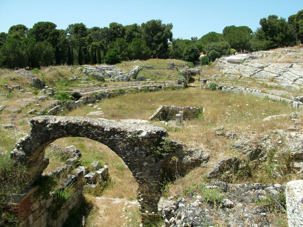 5 Amfiteater di Italia yang Harus Dikunjungi selain Colosseum Roma