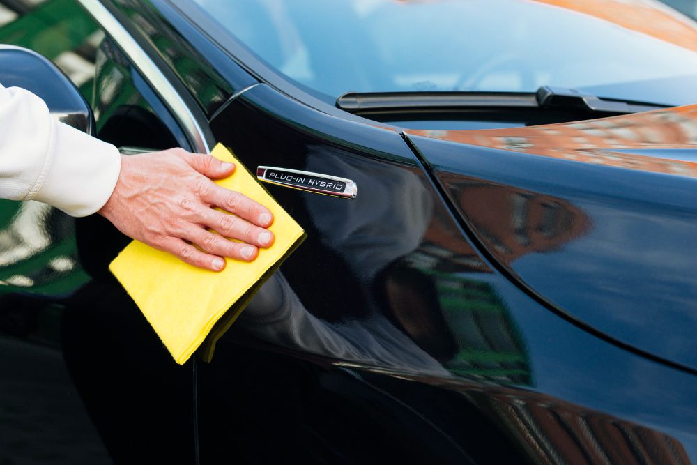 Cara Membilas Mobil dengan Benar saat Terkena Air Hujan