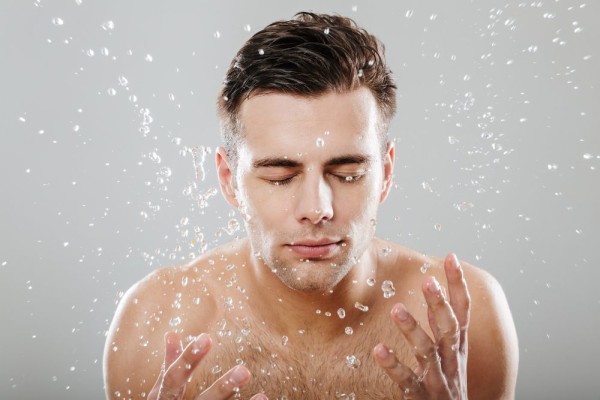 5 Pilihan Facial Wash untuk Kulit Kering, Formulanya Melembapkan!