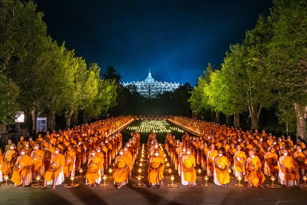 Kenapa Festival Lampion Waisak Selalu Diadakan di Candi Borobudur?