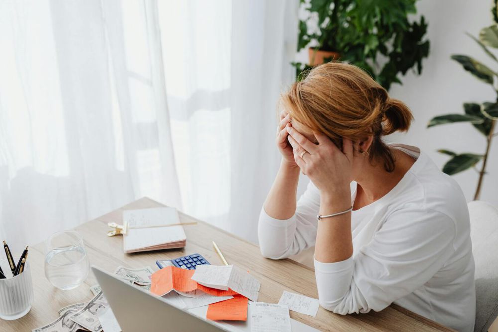 5 Tanda Kamu Bukan Pemalas, Tapi Sedang Lelah Mental