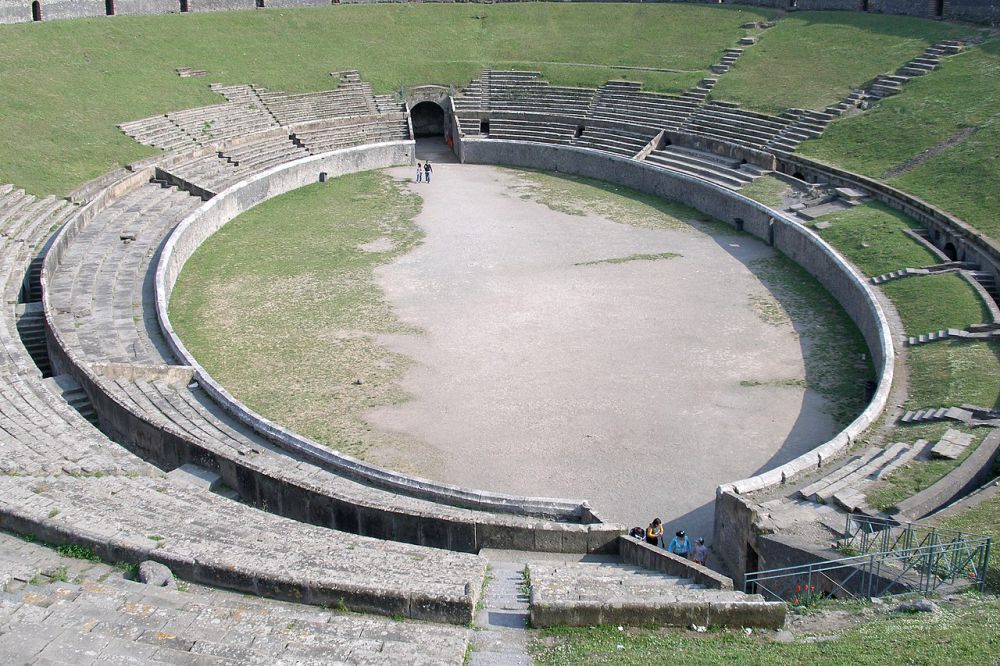 5 Amfiteater di Italia yang Harus Dikunjungi selain Colosseum Roma