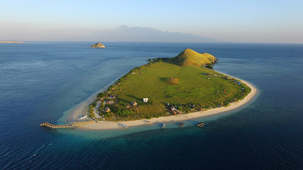Perbedaan Pulau Kenawa dan Pulau Kanawa, Sudah Tahu?