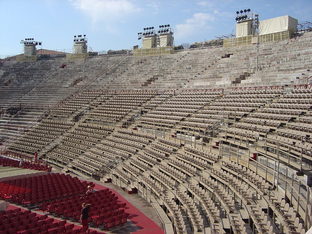 5 Amfiteater di Italia yang Harus Dikunjungi selain Colosseum Roma