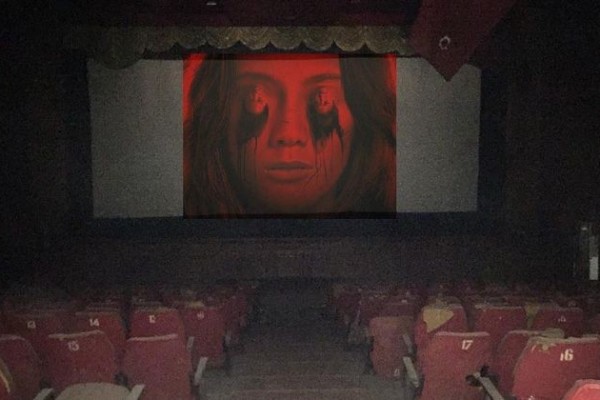 Joko Anwar Siapkan Nobar Perempuan Tanah Jahanam di Bioskop Angker!