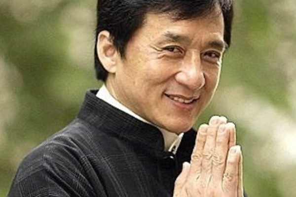 Resmi, Jackie Chan Klarifikasi Bebas dari Virus Corona!